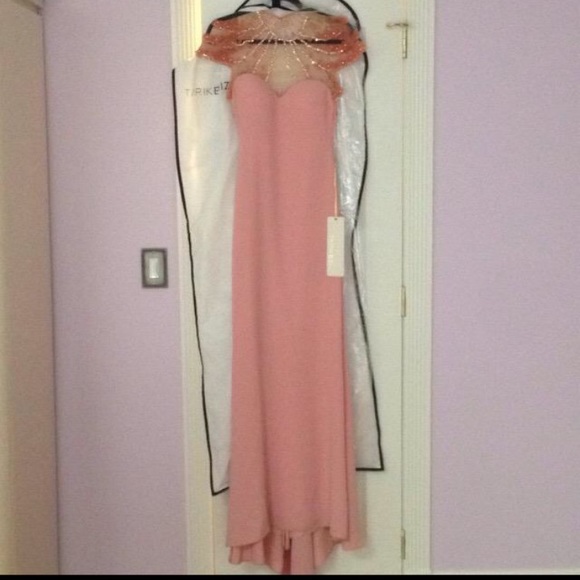 Dress - Picture 2 of 6